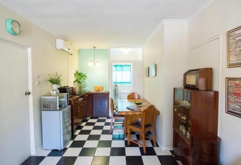 Classic Lodge   Cape Dutch Quarters