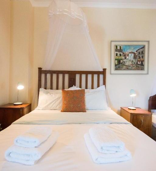 Classic Lodge   Cape Dutch Quarters