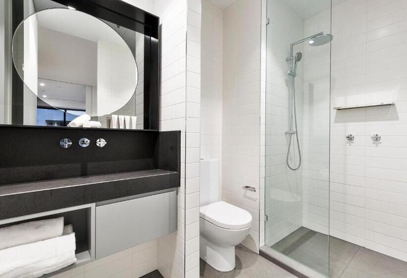 Tyrian Albert Park Lake