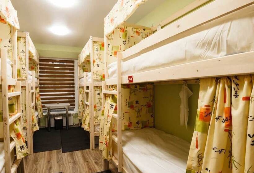 «very Center» Hostel