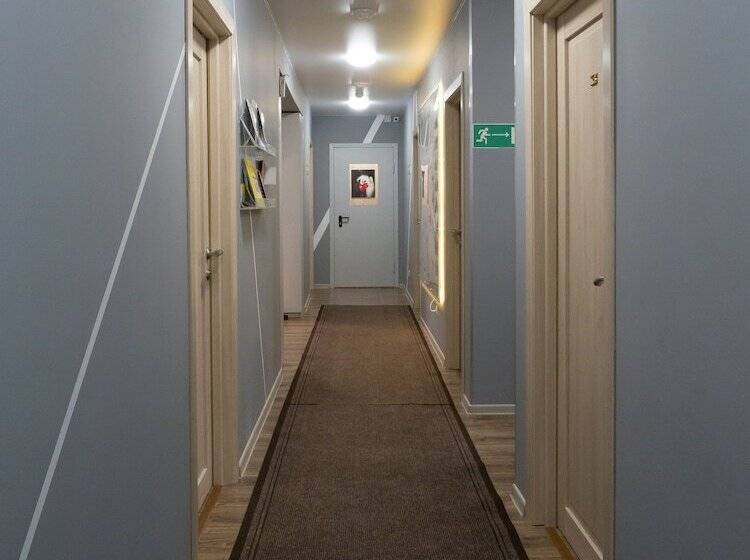 «very Center» Hostel