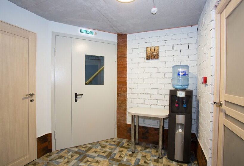 «very Center» Hostel