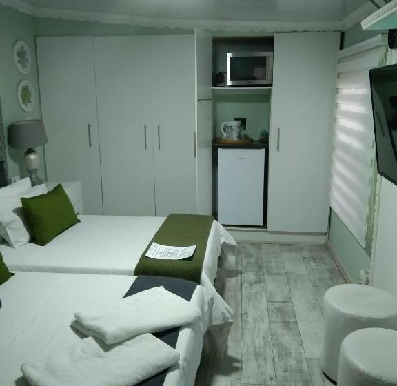 تختخواب و صبحانه Mitchell S Guesthouse