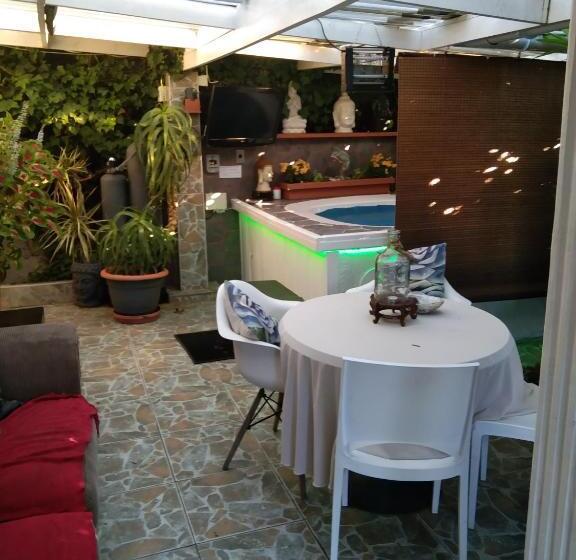 تختخواب و صبحانه Mitchell S Guesthouse