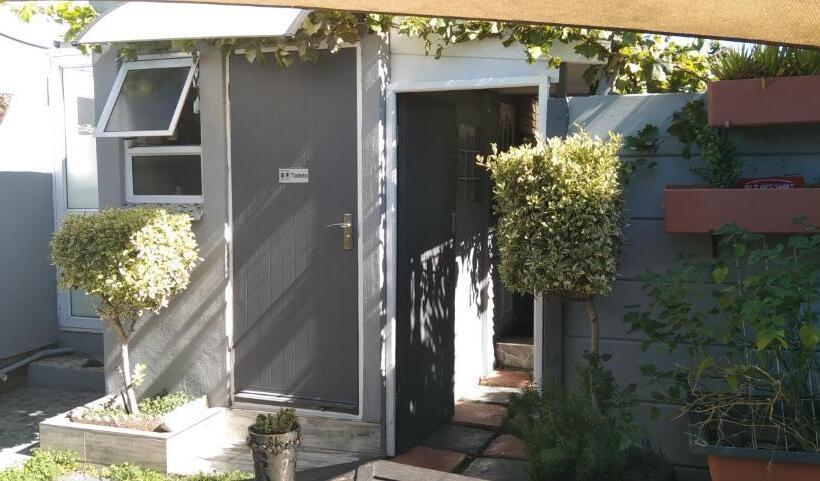 تختخواب و صبحانه Mitchell S Guesthouse