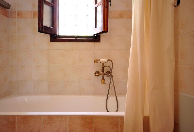 Elia Traditional Hotel & Spa