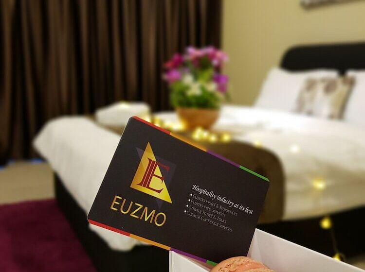 Euzmo Residences At Trefoil