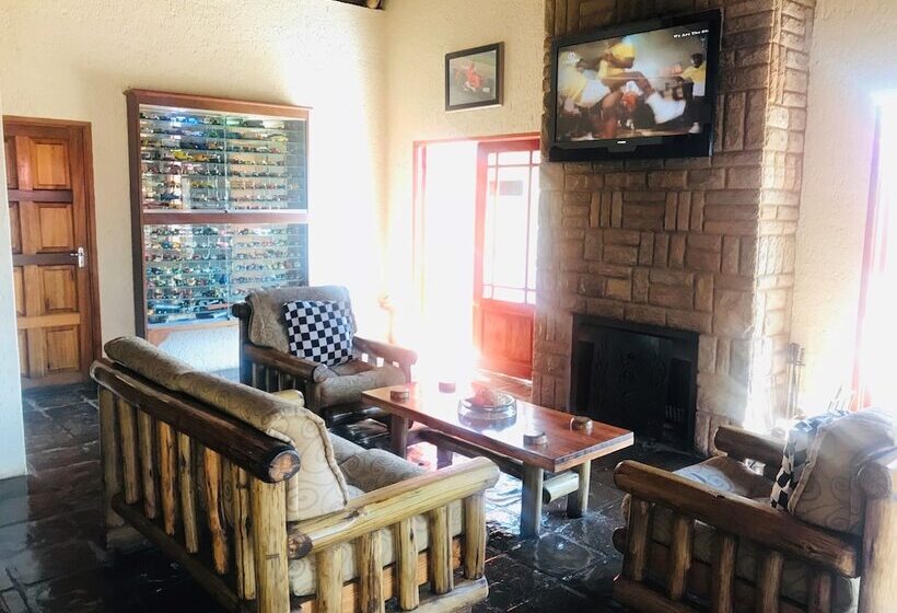 בית מלון כפרי Amanzingwe Lodge Conference Centre & Spa