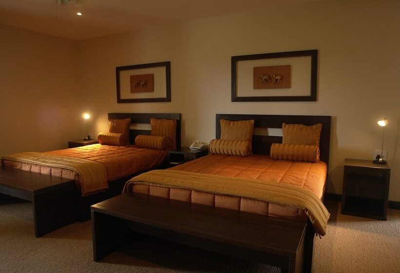 בית מלון כפרי Amanzingwe Lodge Conference Centre & Spa