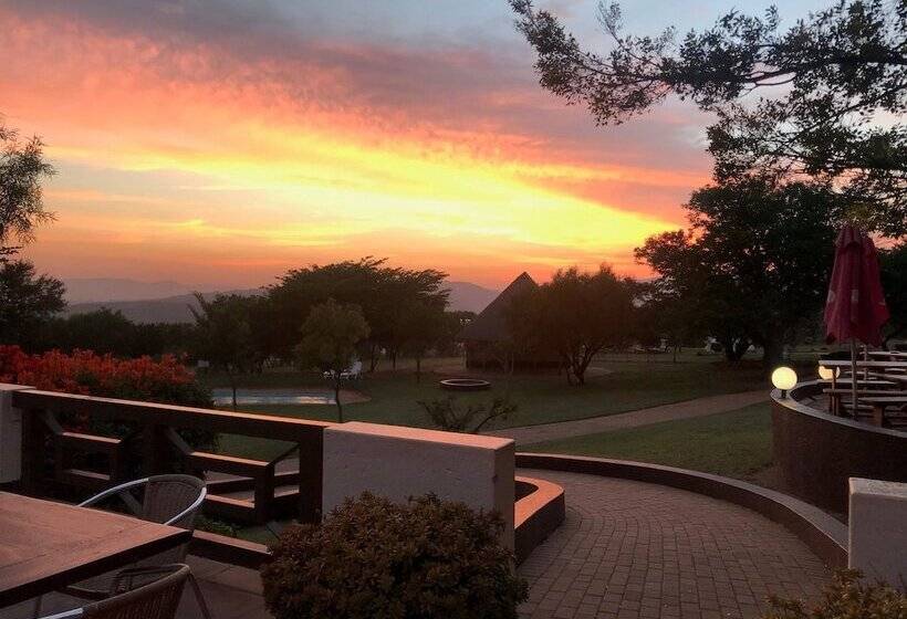 בית מלון כפרי Amanzingwe Lodge Conference Centre & Spa