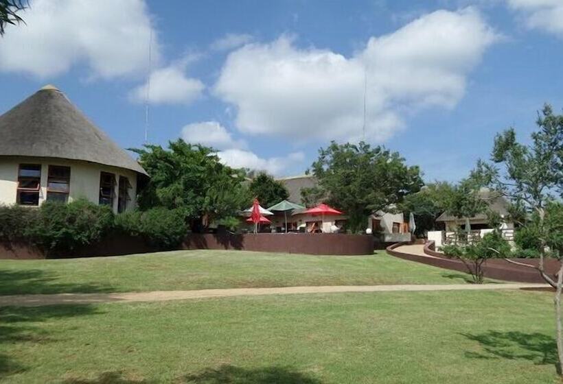 בית מלון כפרי Amanzingwe Lodge Conference Centre & Spa