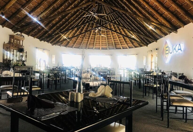 בית מלון כפרי Amanzingwe Lodge Conference Centre & Spa