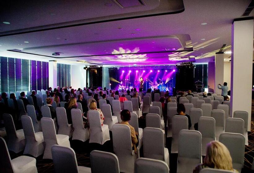 هتل Ambasador Premium