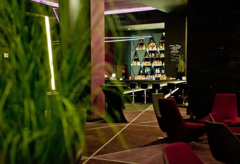 هتل Ambasador Premium