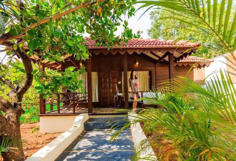 בית מלון כפרי Amritara Aura Resort & Spa