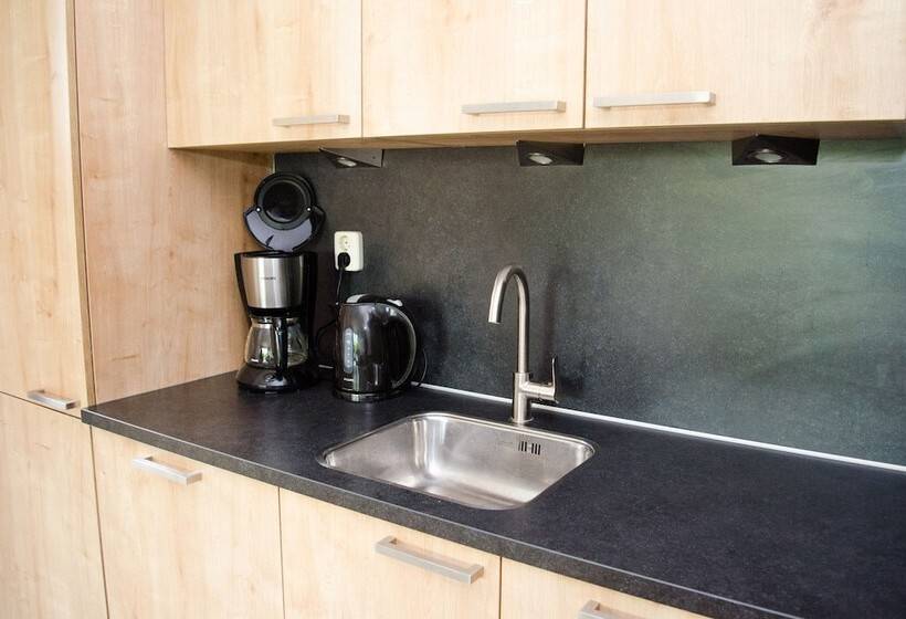 فندق Vakantiepark Hof Van Zeeland