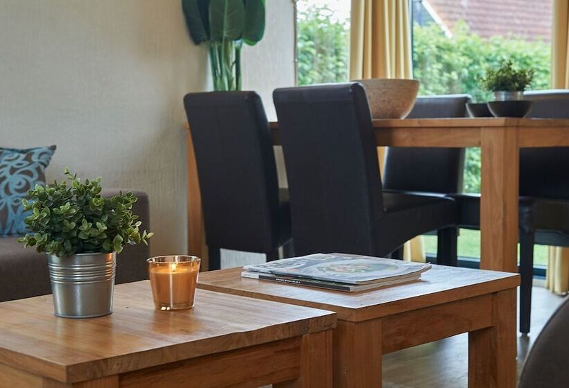 فندق Vakantiepark Hof Van Zeeland