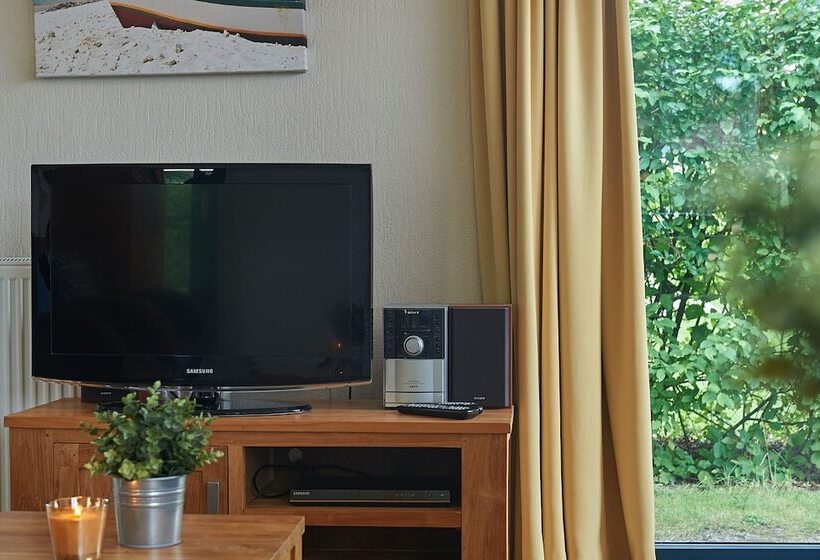 فندق Vakantiepark Hof Van Zeeland