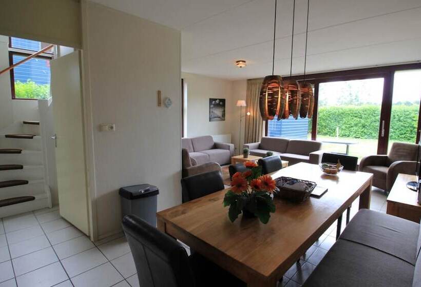 فندق Vakantiepark Hof Van Zeeland