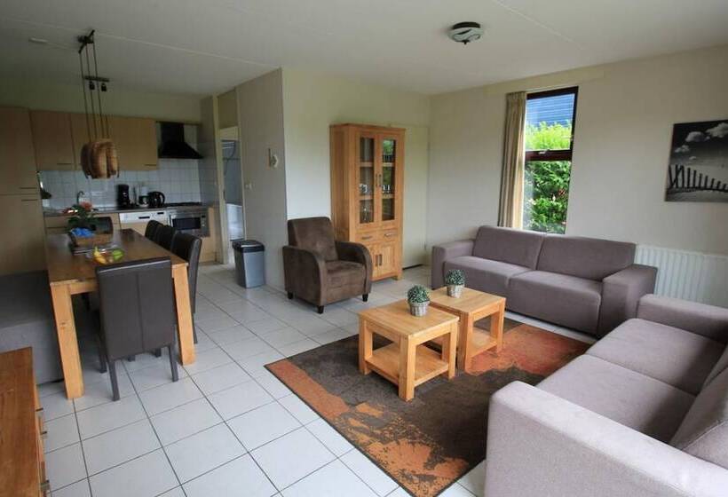 فندق Vakantiepark Hof Van Zeeland