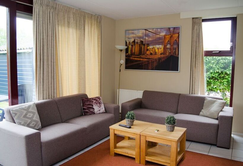 فندق Vakantiepark Hof Van Zeeland