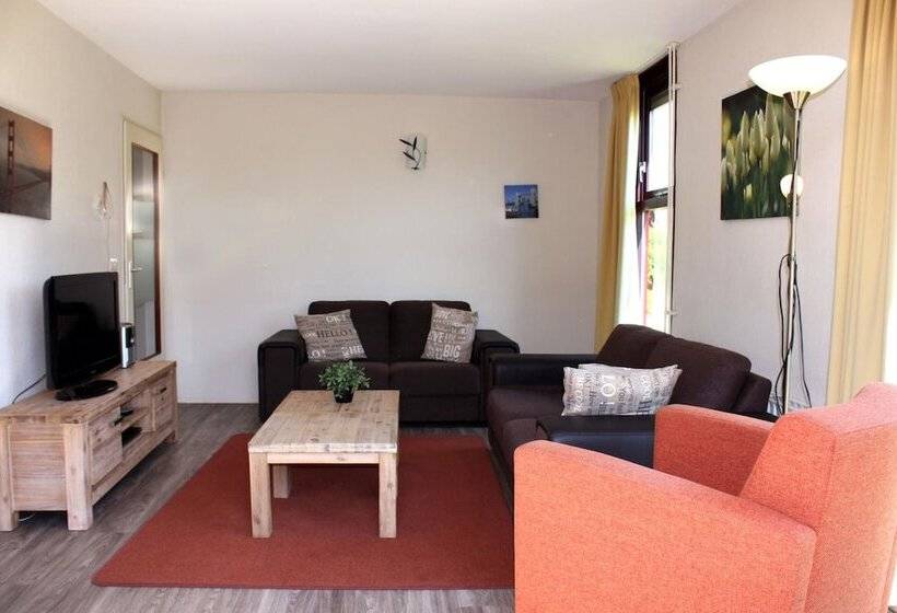 فندق Vakantiepark Hof Van Zeeland