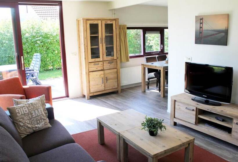 فندق Vakantiepark Hof Van Zeeland