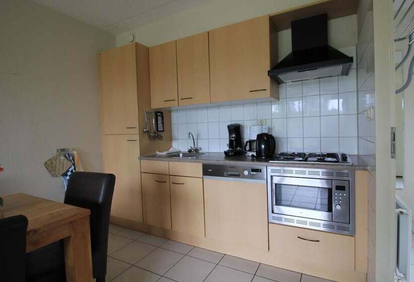 فندق Vakantiepark Hof Van Zeeland