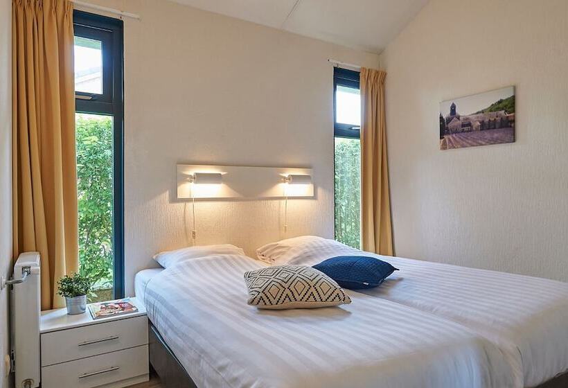 فندق Vakantiepark Hof Van Zeeland