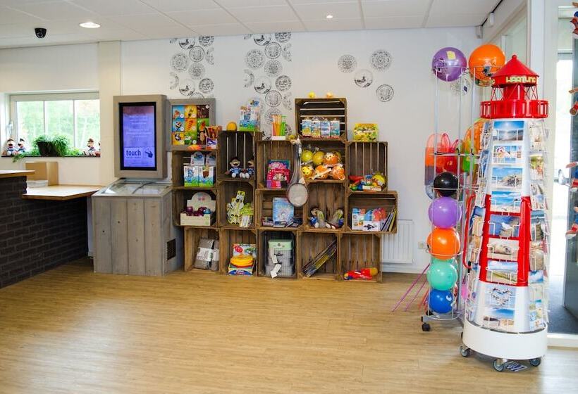 فندق Vakantiepark Hof Van Zeeland