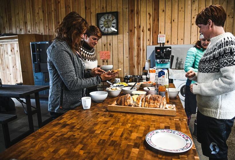 هتل Farmhouse Lodge