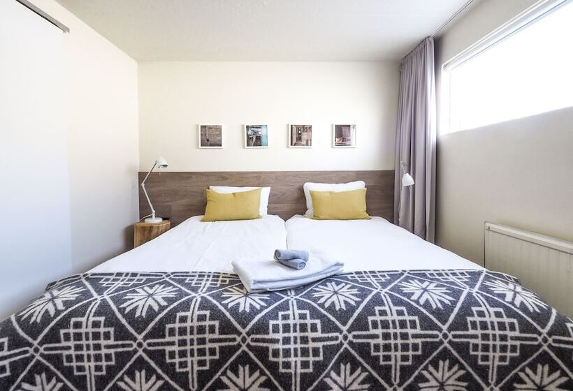 هتل Farmhouse Lodge