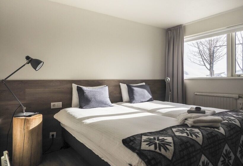 هتل Farmhouse Lodge