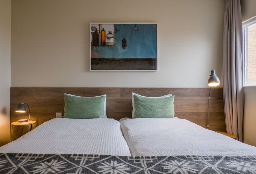 هتل Farmhouse Lodge