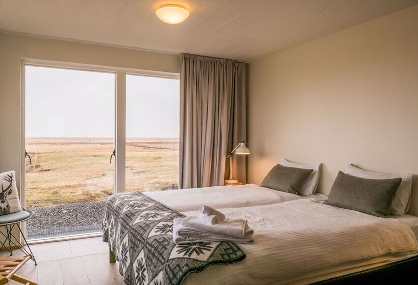 هتل Farmhouse Lodge