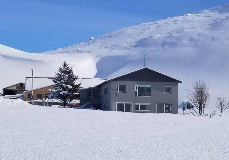 هتل Farmhouse Lodge