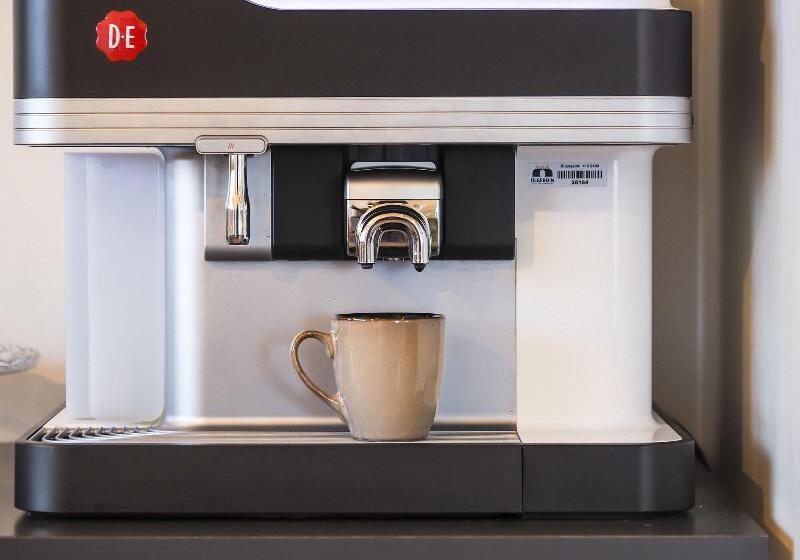 هتل Farmhouse Lodge