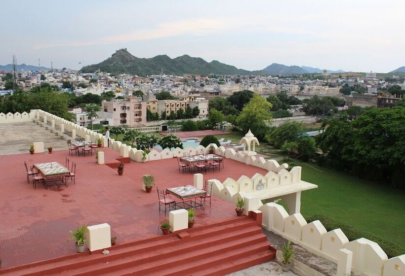 هتل Gulaab Niwaas Palace