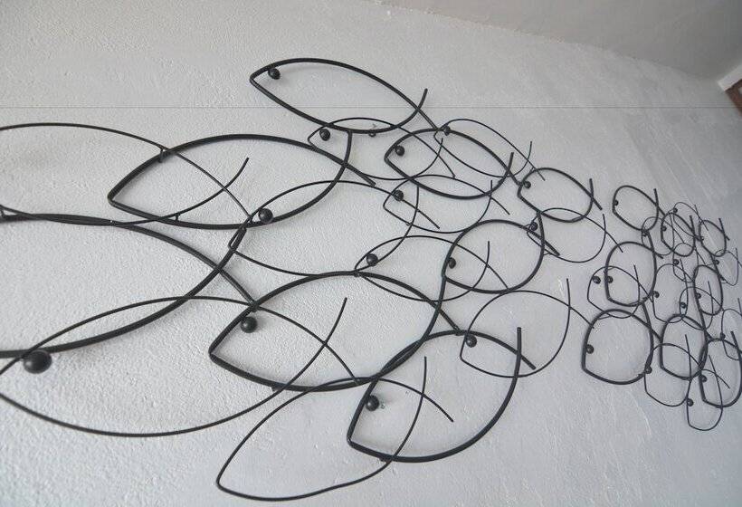 Отель Highway To H Inn   Totolan