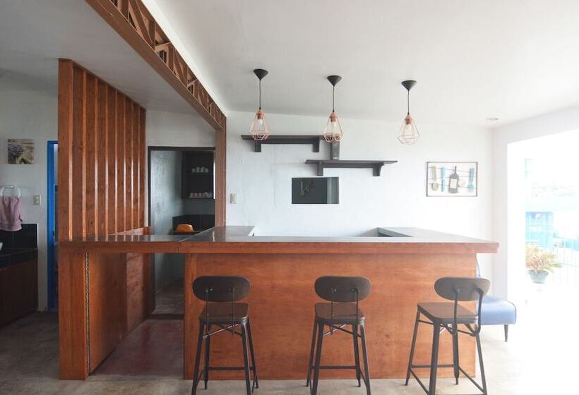 Отель Highway To H Inn   Totolan