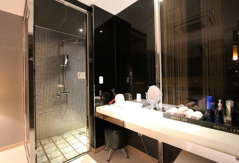 호텔 Lee