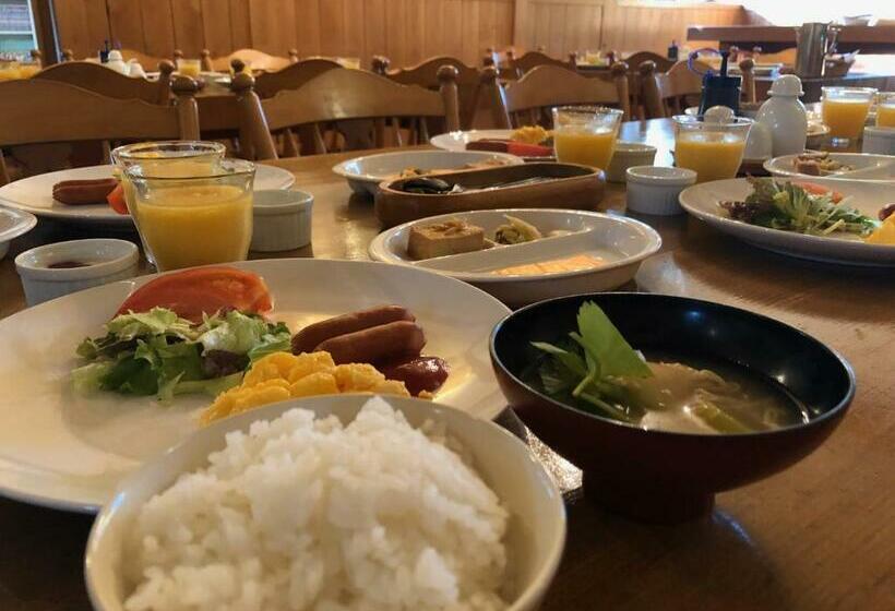 בית מלון כפרי Pension Razteca