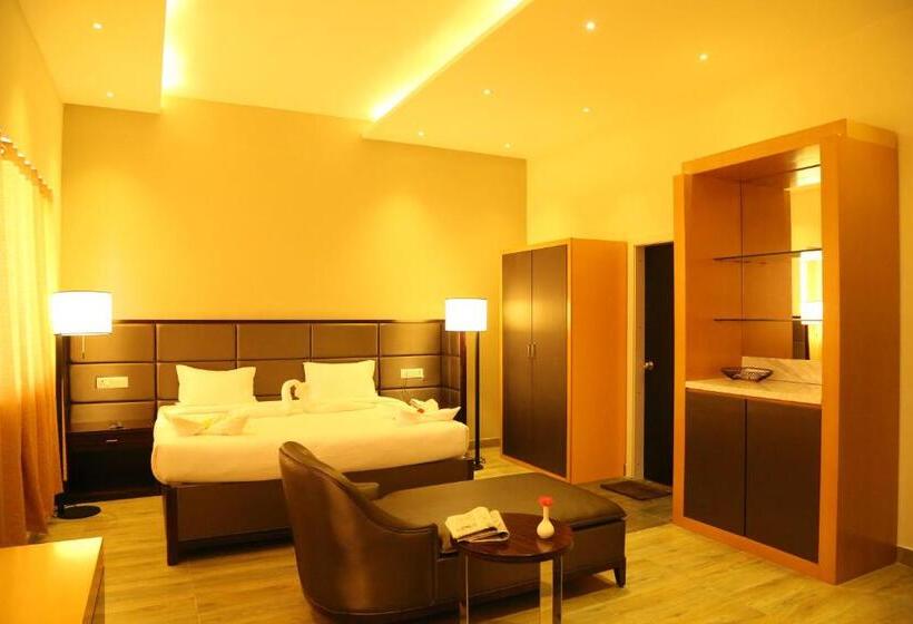 Отель Queens Inn