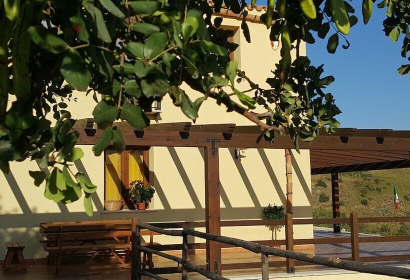 فندق ريفى Agriturismo Gessi