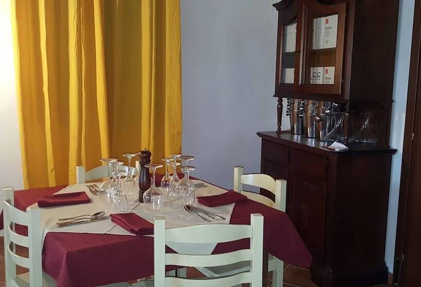 فندق ريفى Agriturismo Gessi