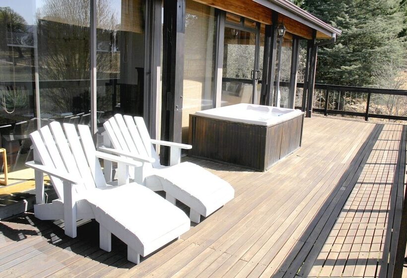 בית מלון כפרי Sani Valley Nature Lodges