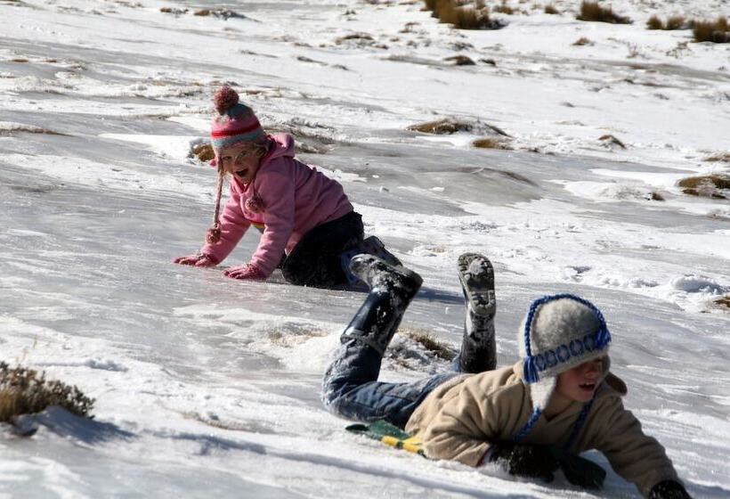 בית מלון כפרי Sani Valley Nature Lodges