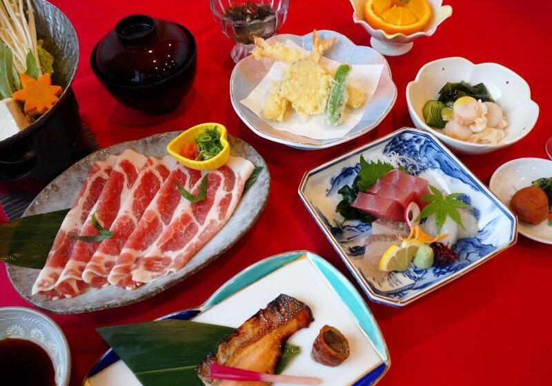 فندق Sun Resort Shirahama