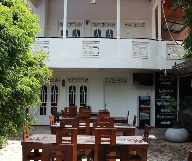 فندق Traveller's Lodge