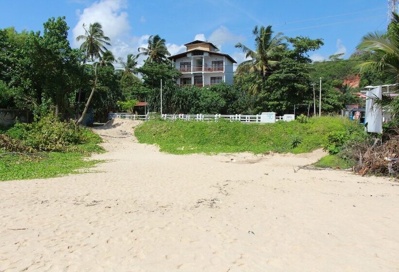 فندق Traveller's Lodge